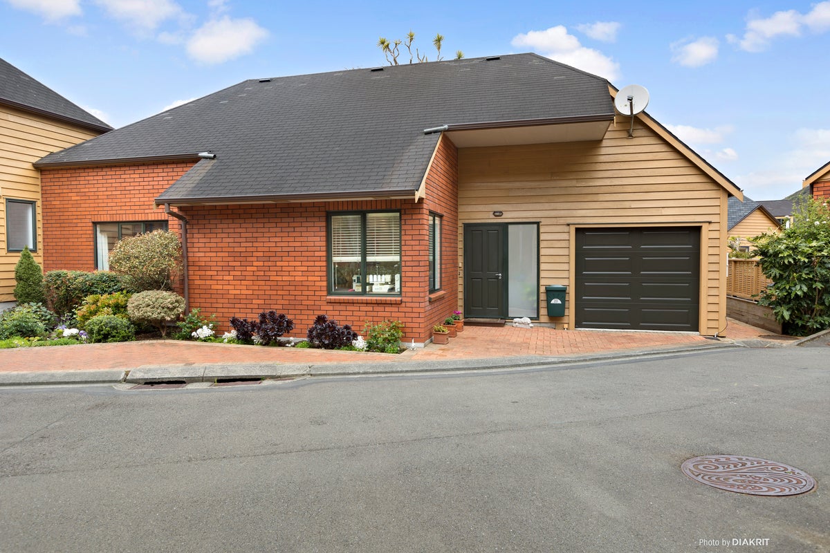 23 Futuna Close, Karori, Wellington - Carousel 2