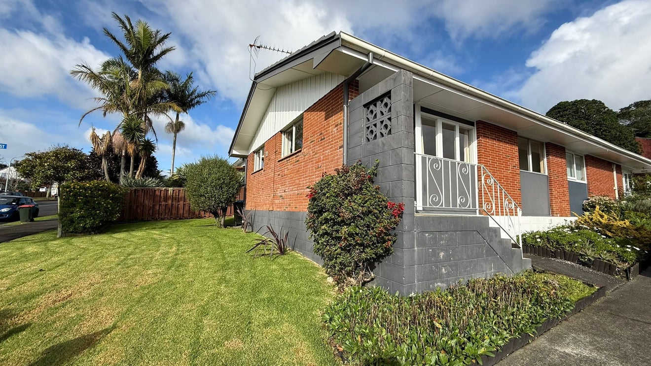 1/36 Gowing Drive, Meadowbank, Auckland - Carousel 1