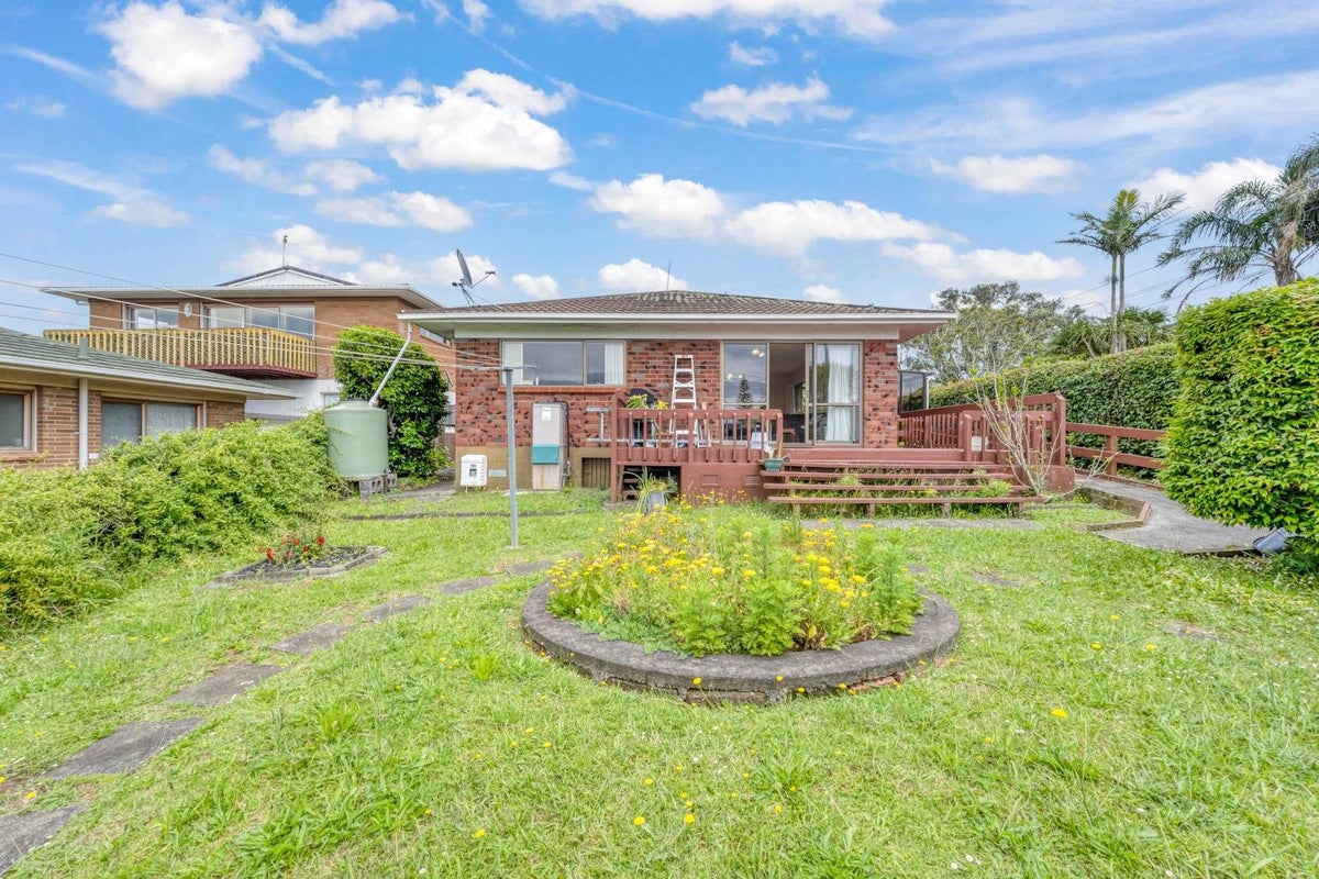 463 Glenfield Road, Glenfield, Auckland - Carousel 2