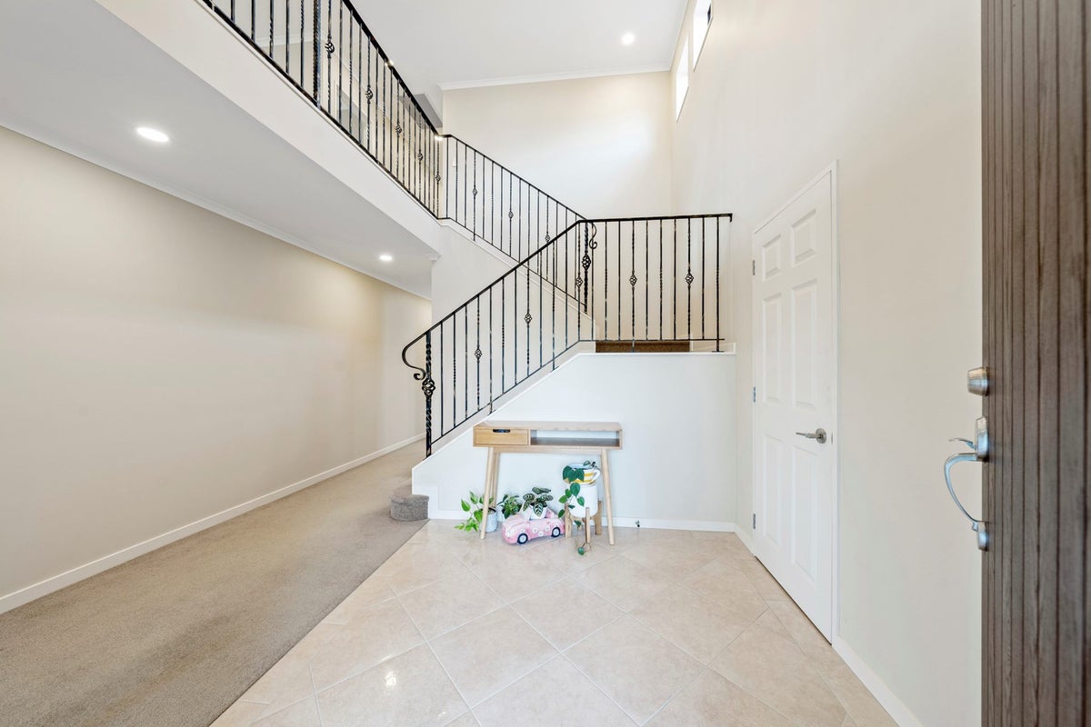 36 Huntington Park Drive, Greenhithe, Auckland - Carousel 2