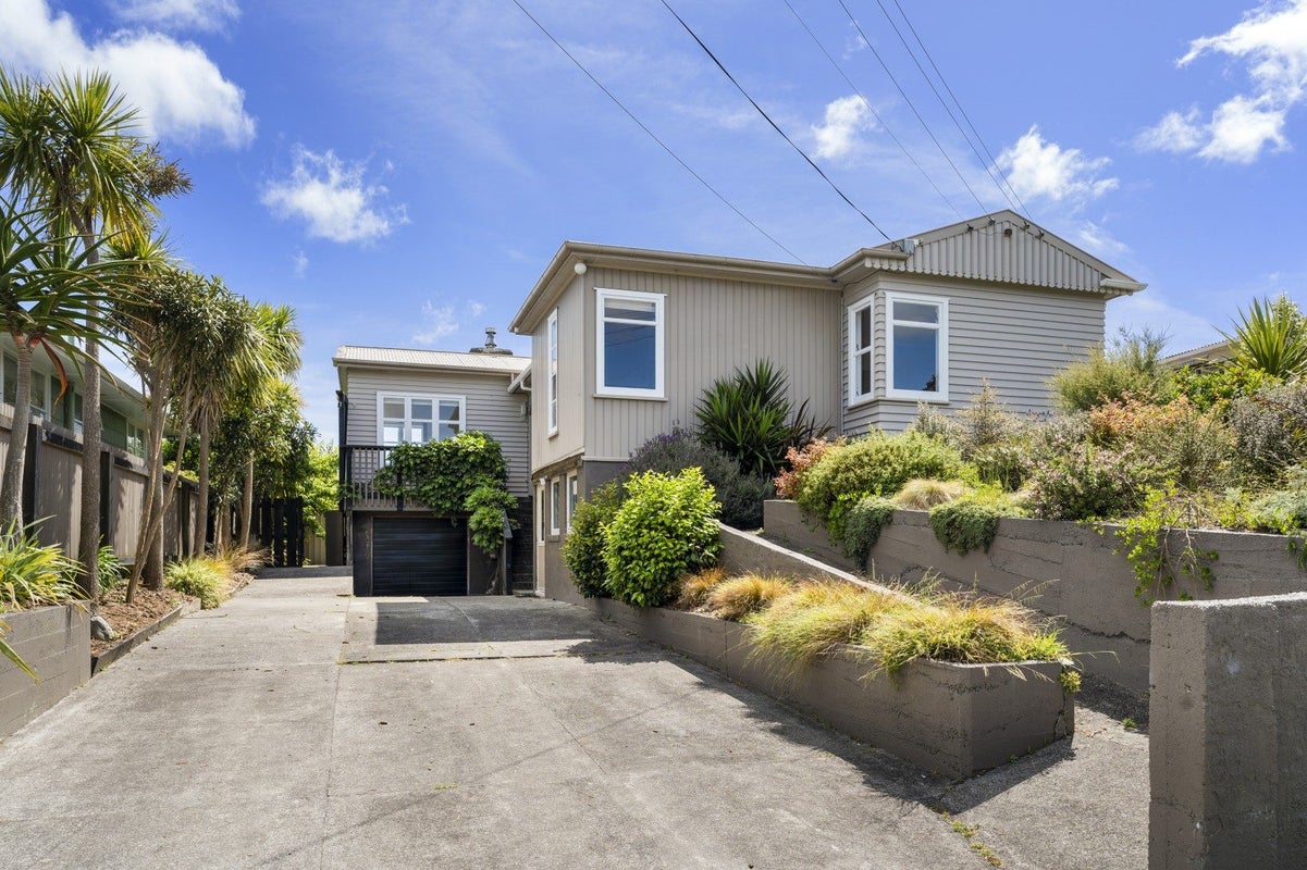 9 Gavin Road, Raumati Beach, Paraparaumu - Carousel 1