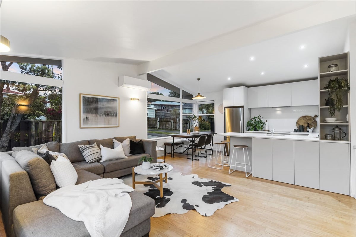 1/26 Hatherlow Street, Glenfield, Auckland - Carousel 1