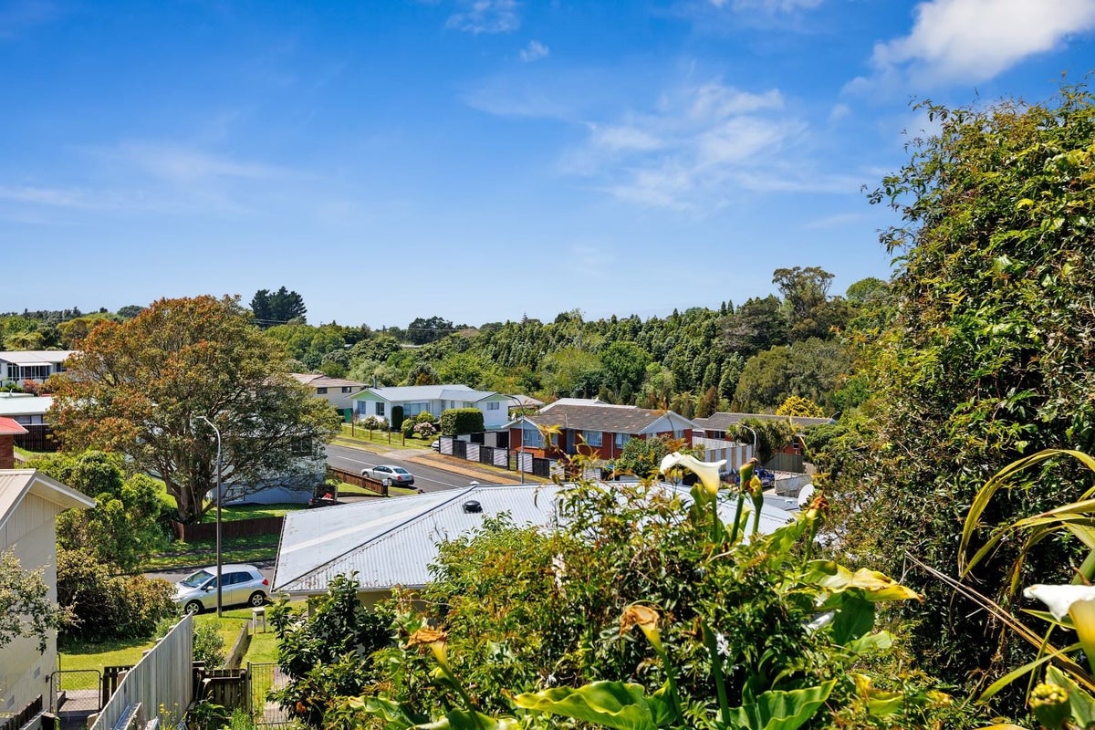 84 Wrantage Street, Westown, New Plymouth - Carousel 24
