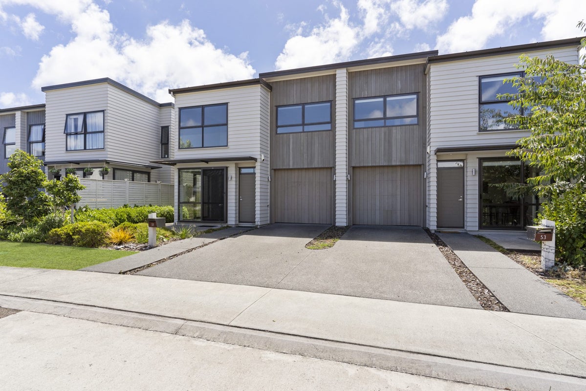51 Costa Viva Crescent, Karaka, Papakura - Carousel 1