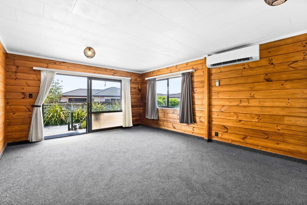 4/2 LEE RD, TARADALE, NAPIER - Carousel 2
