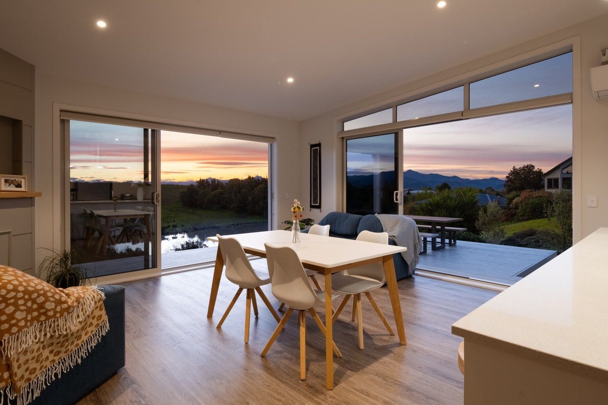 9 Ridgetop Rise, Blenheim - Carousel 2