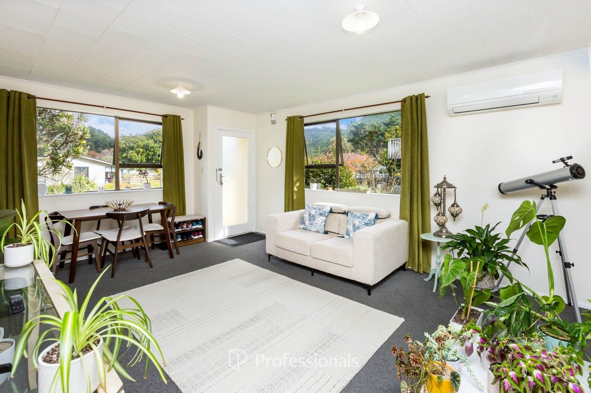 1/29 Gemstone Drive, Birchville, Upper Hutt - Carousel 2