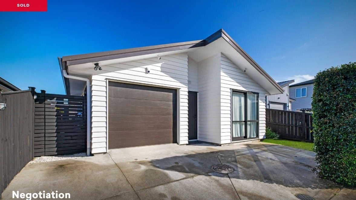 11 Survila Street, Takanini, Auckland - Carousel 1