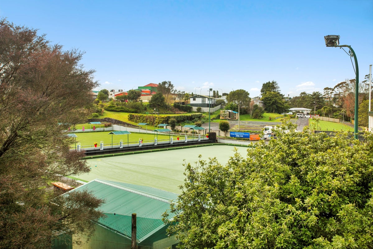 48 Verdale Circle, Glen Eden, Auckland - Carousel 15