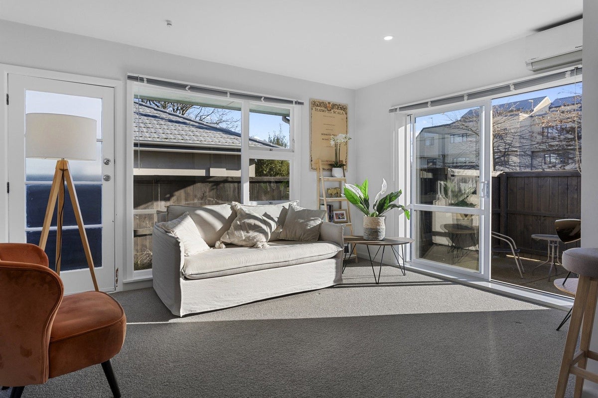 1/376 Armagh Street, Linwood, Christchurch - Carousel 1