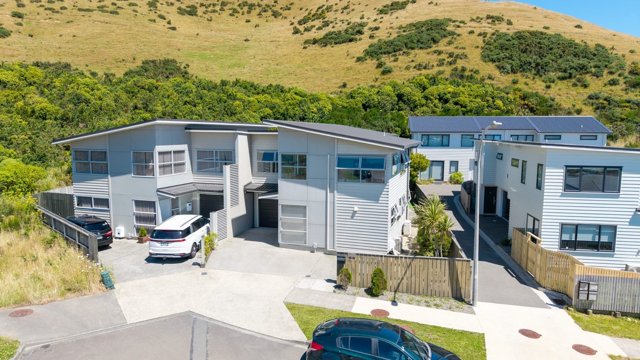 27A Comber Place, Johnsonville, Wellington - Carousel 21