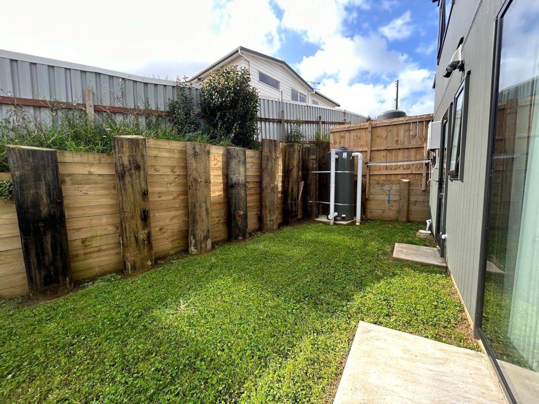 13A Bel Air Drive, Hillsborough, Auckland - Carousel 12
