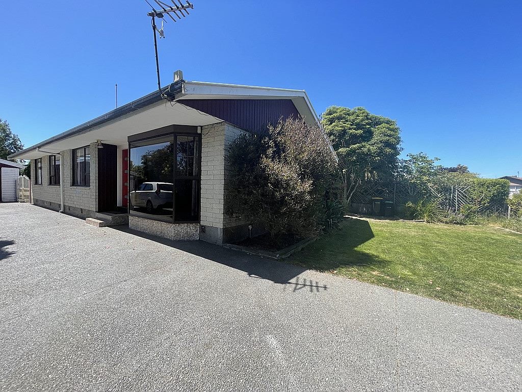 19 Branksome Place, Parklands, Christchurch - Carousel 1