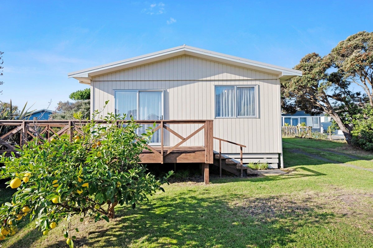 48 Norfolk Crescent, Otaki Beach, Otaki - Carousel 2
