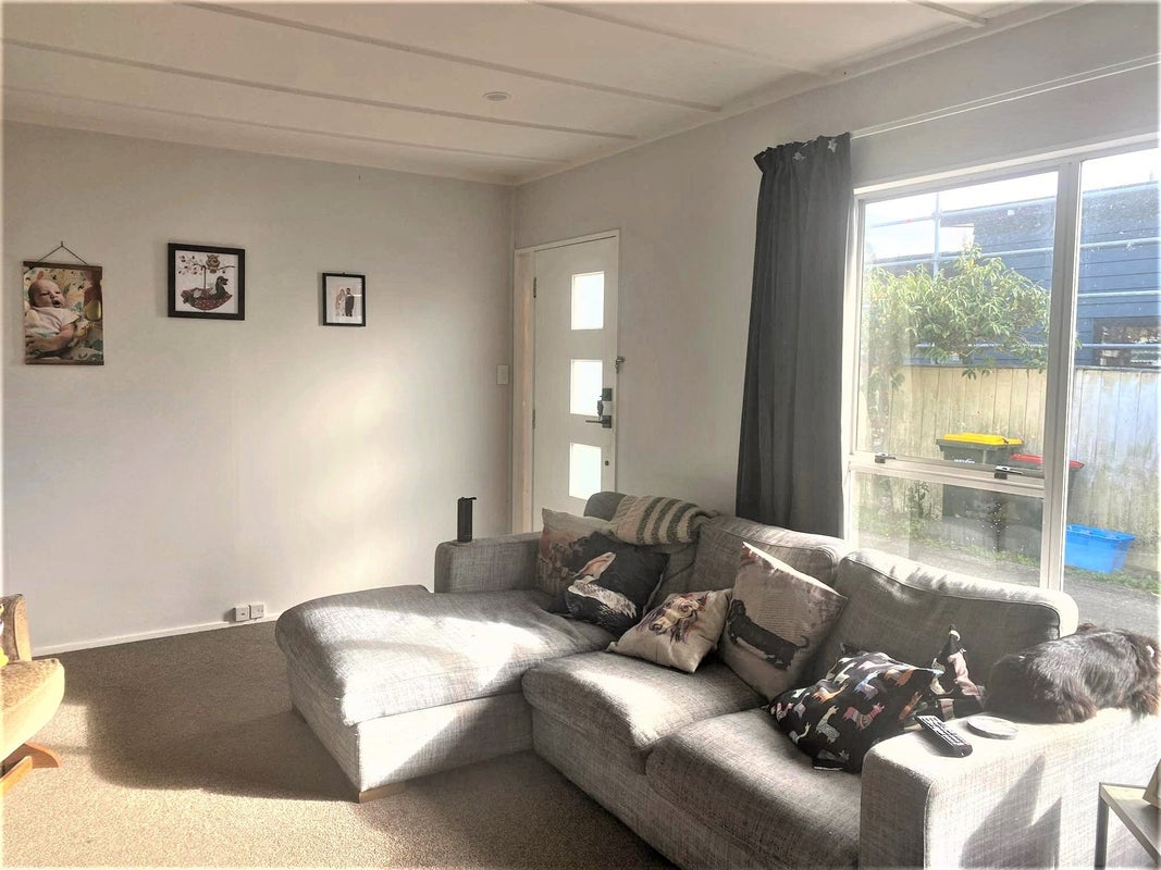 3/10 Raukawa ST, Stokes Valley, Lower Hutt - Carousel 2