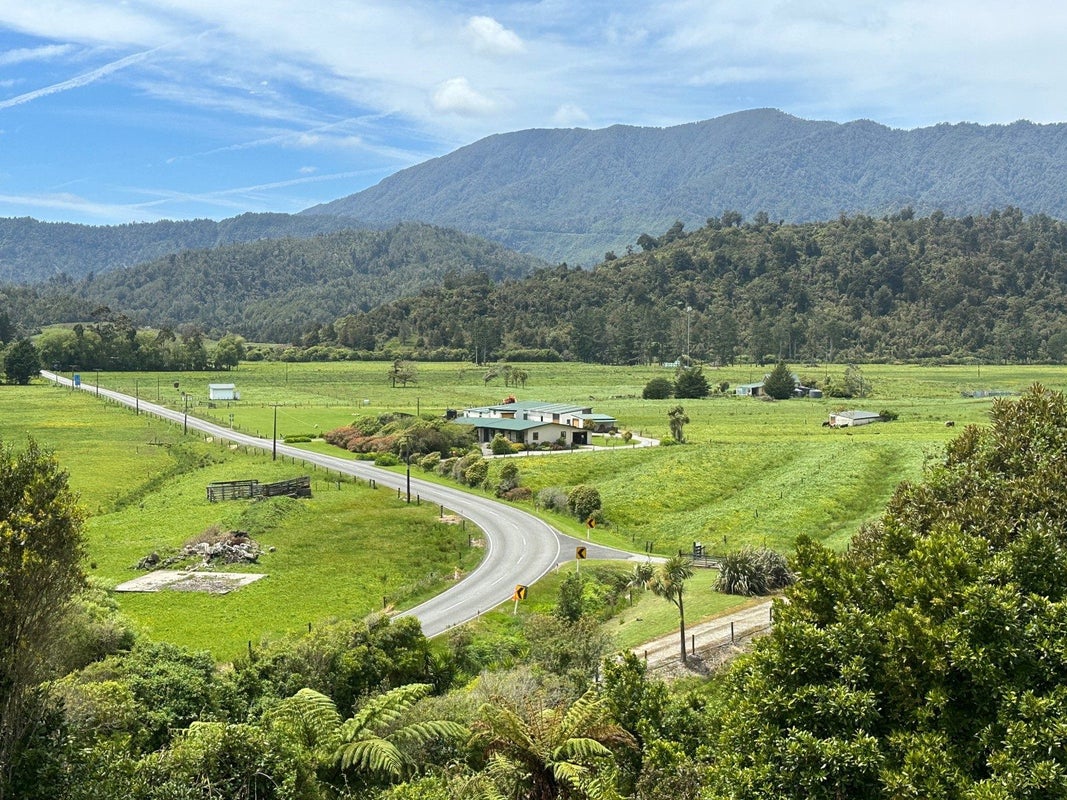 1084 State Highway 67, MOKIHINUI, WESTPORT - Carousel 1
