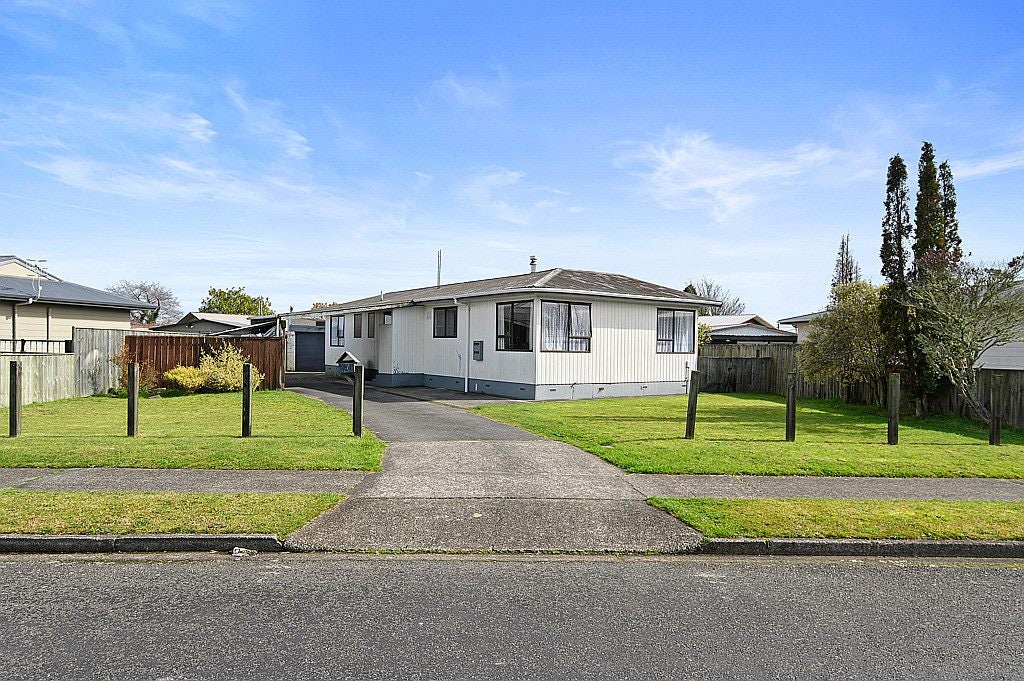48 Browning Crescent, Owhata, Rotorua - Carousel 1
