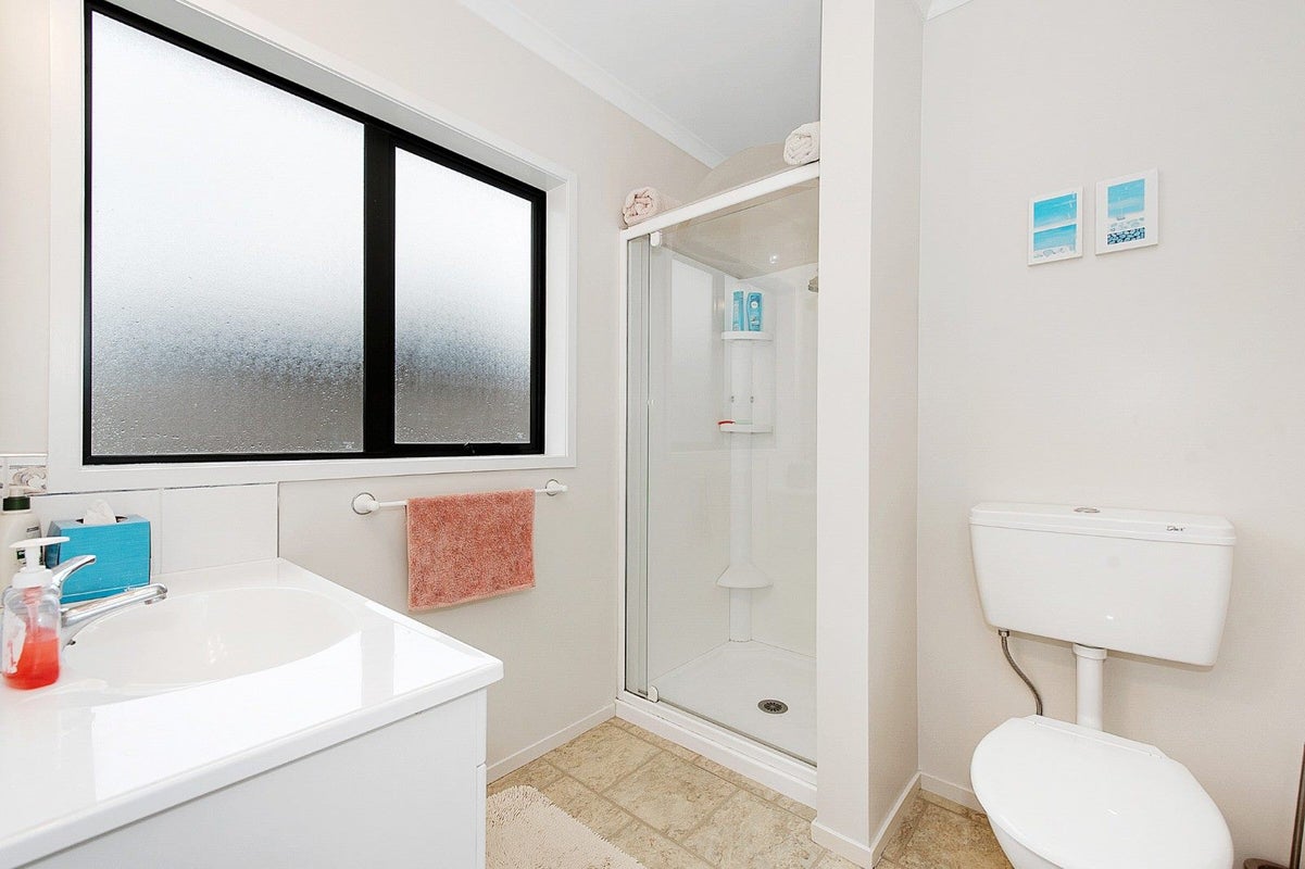 12 Buckingham Place, Rototuna North, Hamilton - Carousel 20