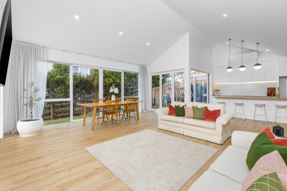 31 Hewson Drive, Snells Beach, Snells Beach - Carousel 1