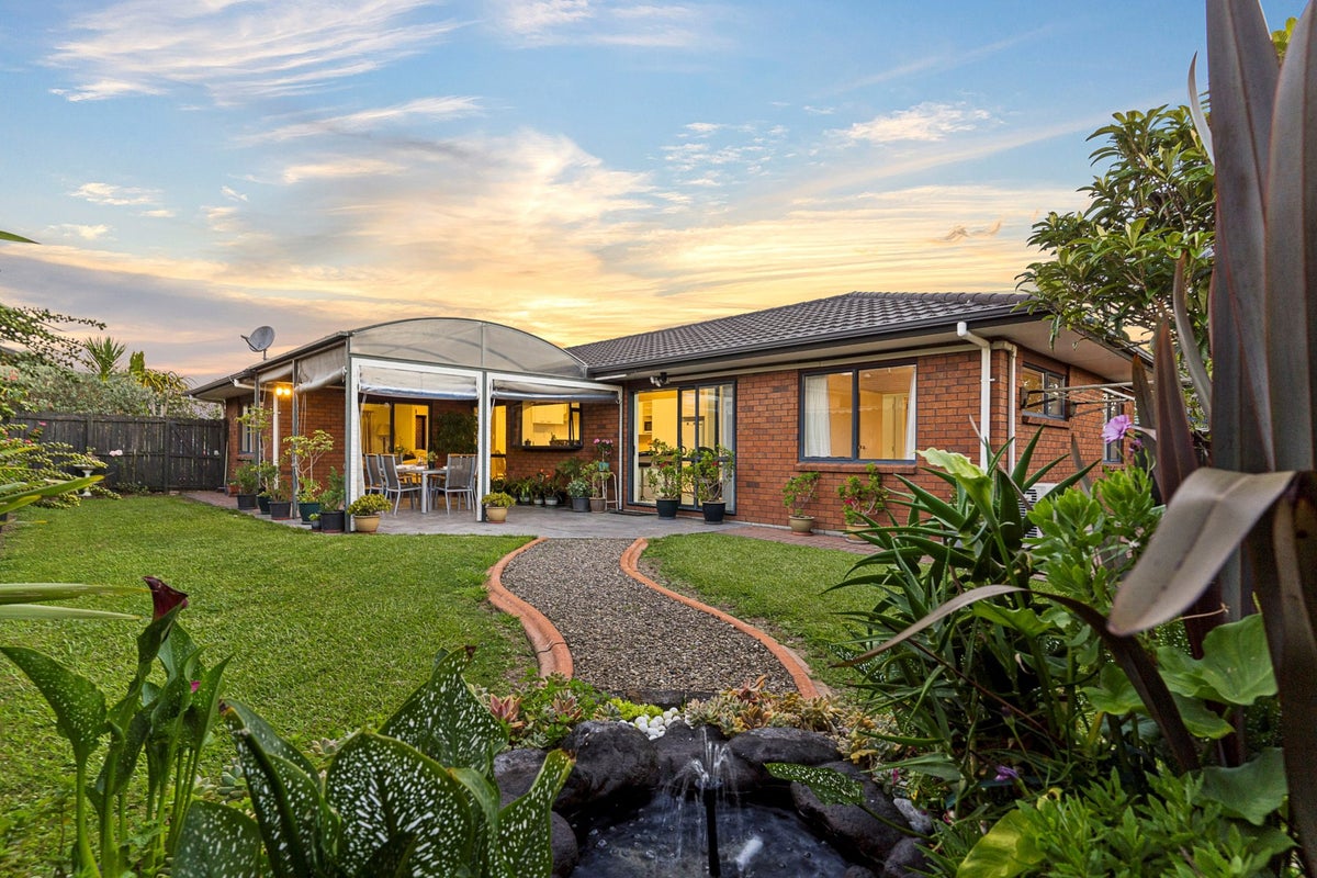 26 Farmdale Court, Flat Bush, Auckland - Carousel 1