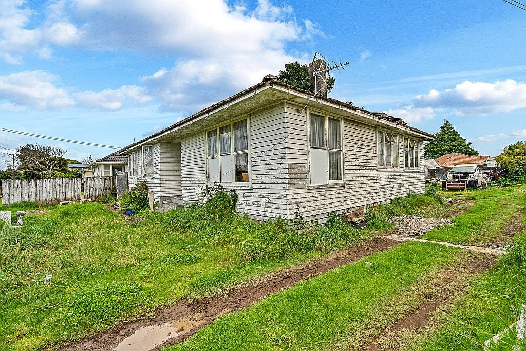 42 Wymondley Road, Otara, Auckland - Carousel 1