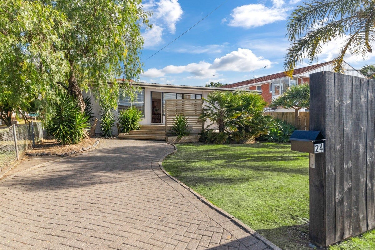 24 Locarno Avenue, Sandringham, Auckland - Carousel 1