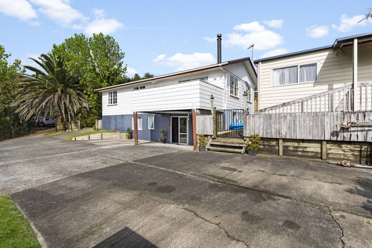 31 Virgo Place, Glen Eden, Auckland - Carousel 50