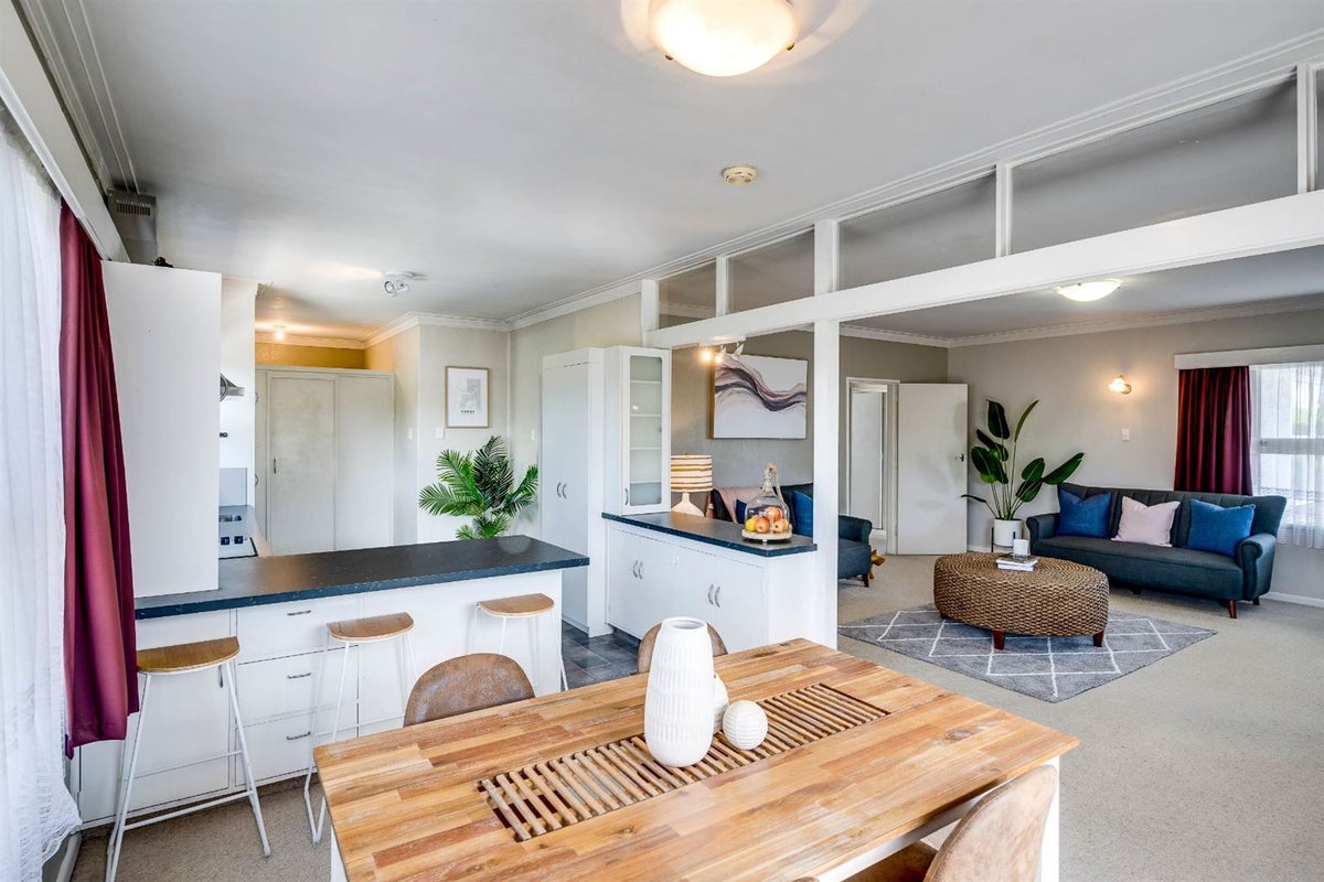 123 Taradale Road, Onekawa, Napier - Carousel 1