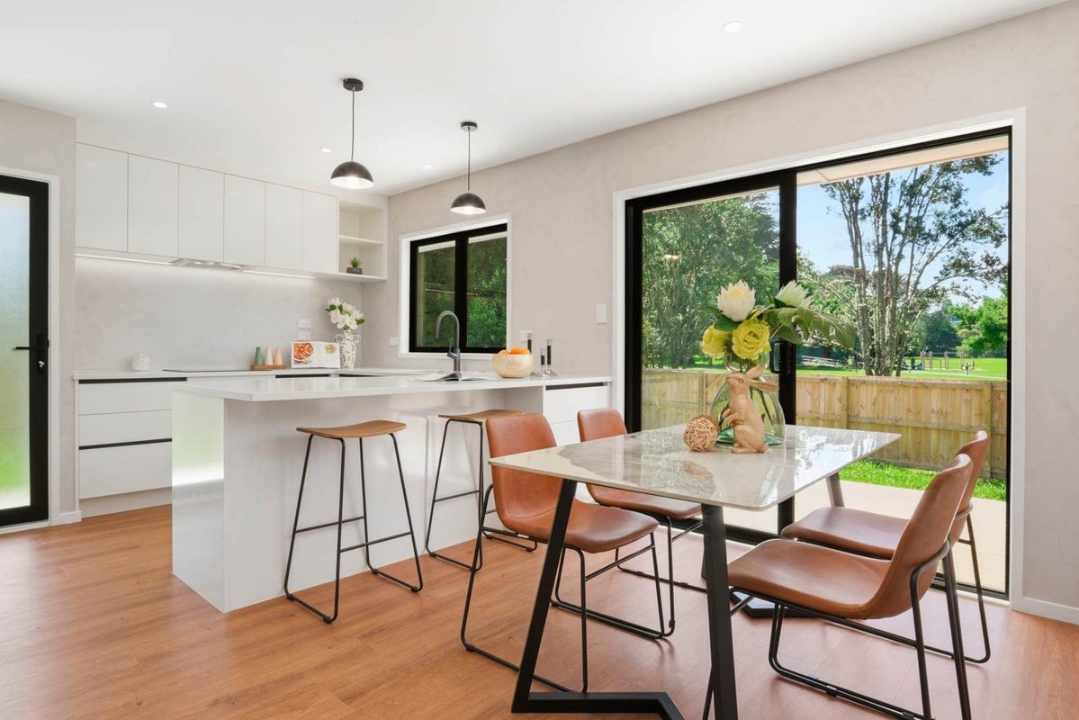 43 Wilsher Crescent, Henderson, Auckland - Carousel 2
