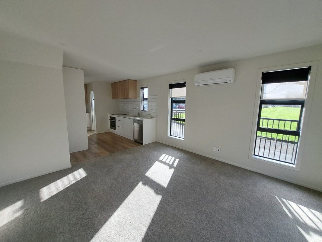 1/28 Fitzherbert Road, Wainuiomata, Lower Hutt - Carousel 2