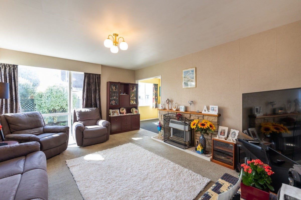 8 Park Road, West End, Palmerston North - Carousel 2