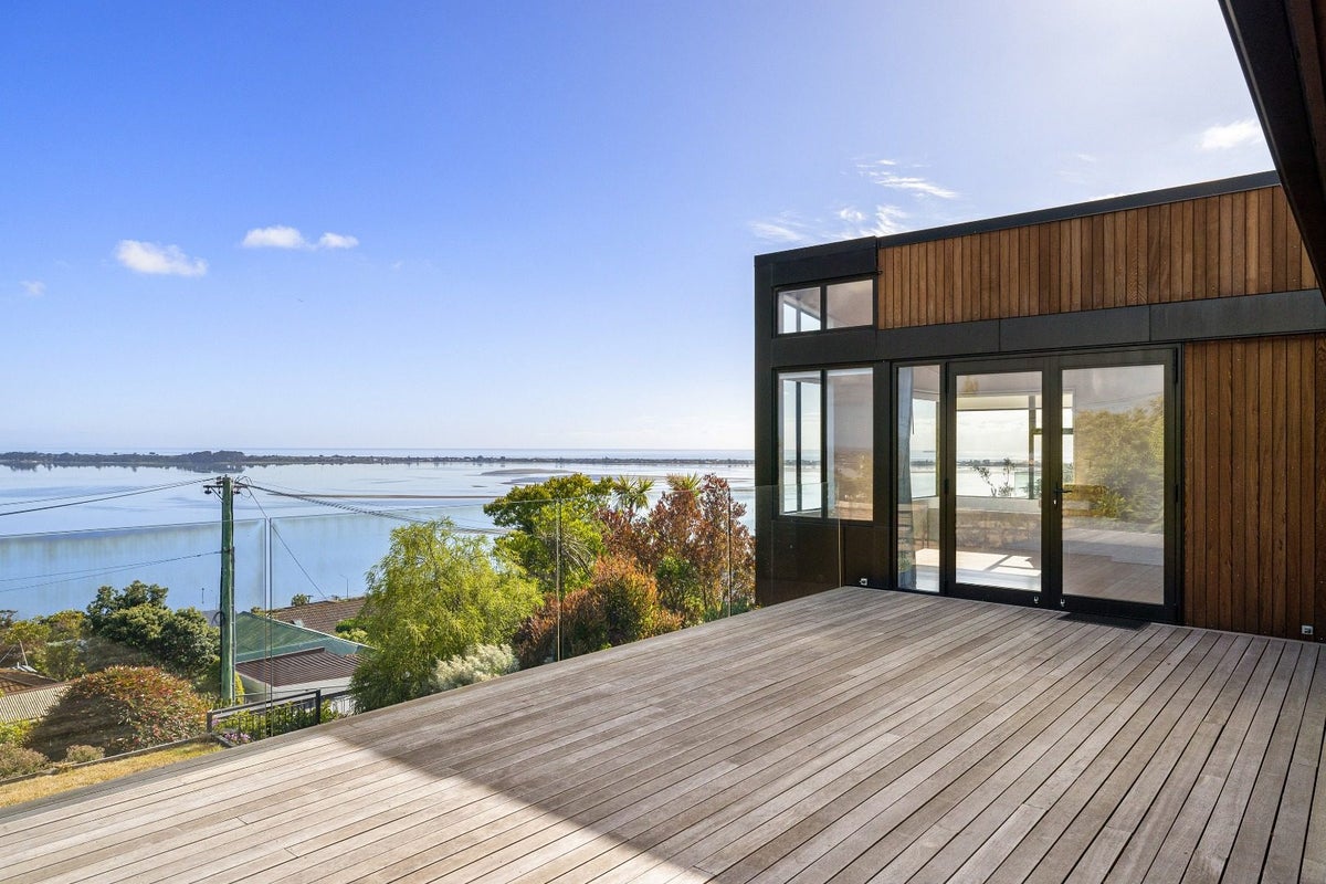 8 Seamount Terrace, Mount Pleasant, Christchurch - Carousel 2
