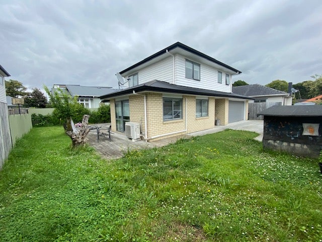 8A Ropata Avenue, Point England, Auckland - Carousel 17