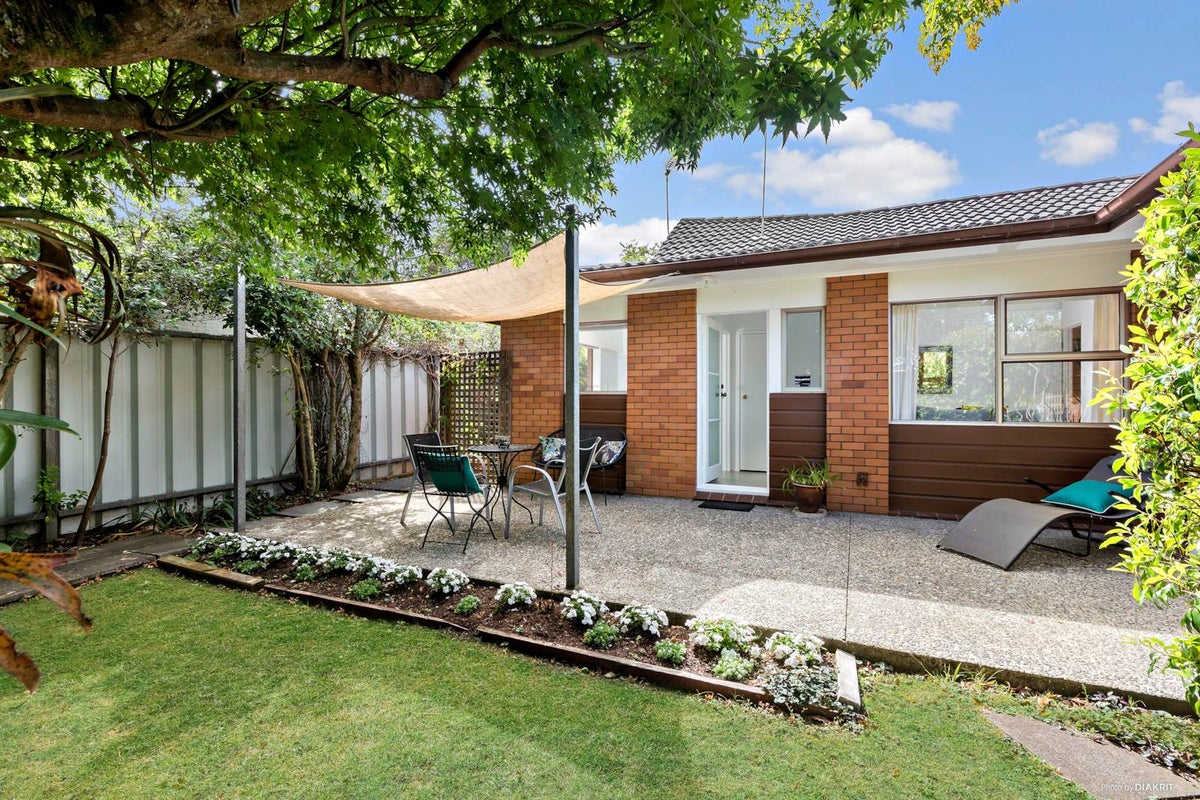 2/76 Olsen Avenue, Hillsborough, Auckland - Carousel 2