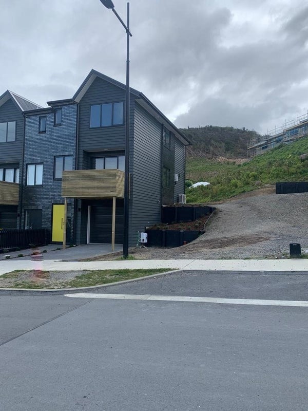 5 Holystone Road, Whitby, Porirua - Carousel 15