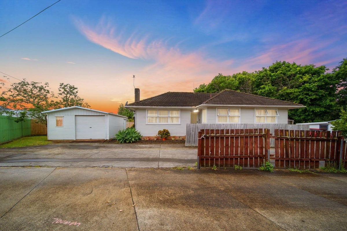 8 Haddon Street, Mangere East, Auckland - Carousel 1