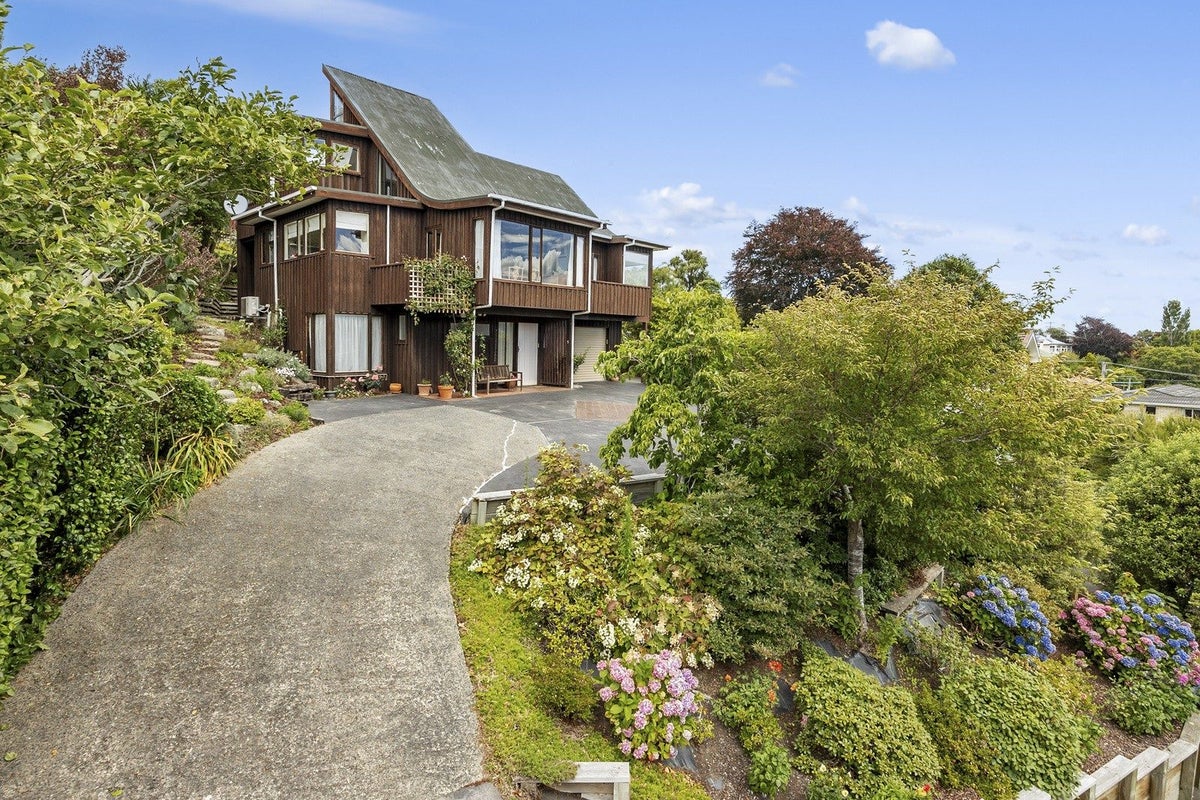 5 McGregor Street, Opoho, Dunedin - Carousel 1