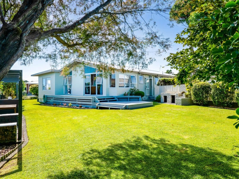 15 Leon Place, Waitara, Waitara - Carousel 1