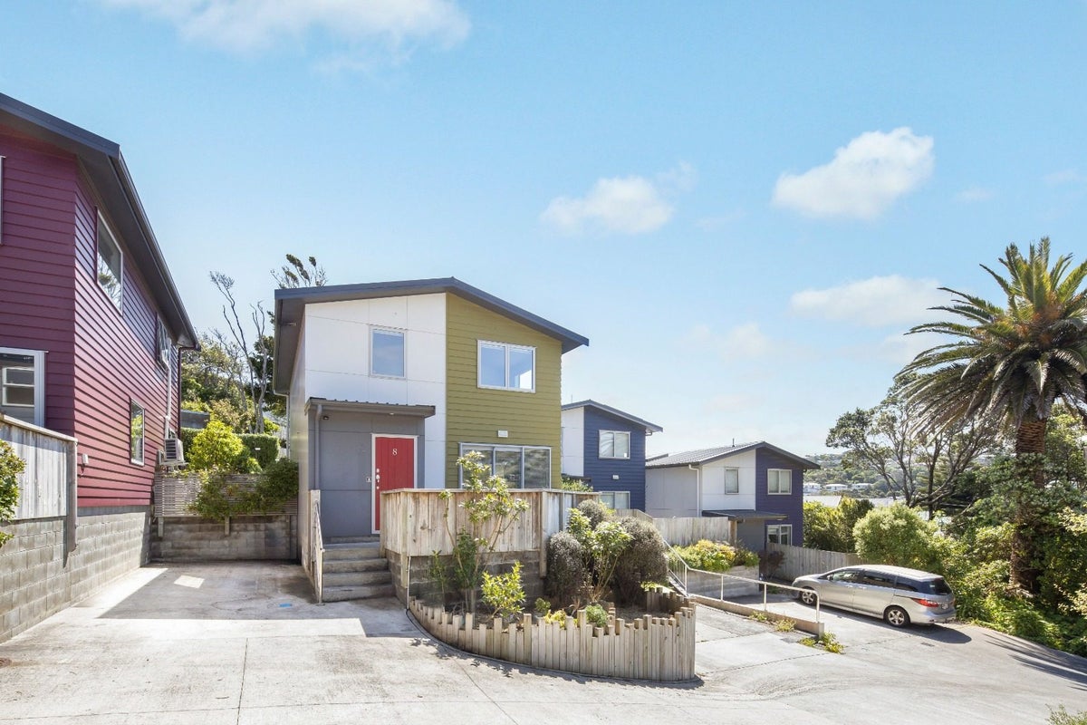 8/61 Black Rock Road, Newlands, Wellington - Carousel 1