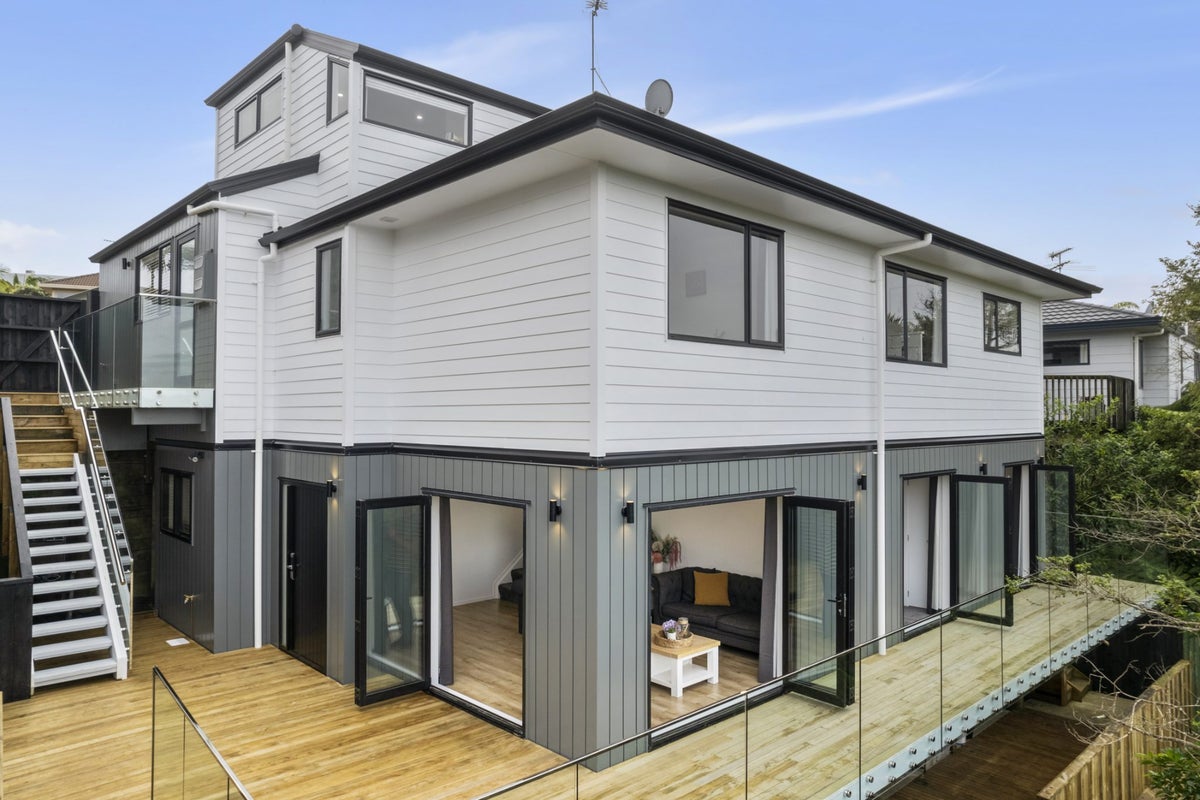 11 Coventry Way, Long Bay, Auckland - Carousel 1