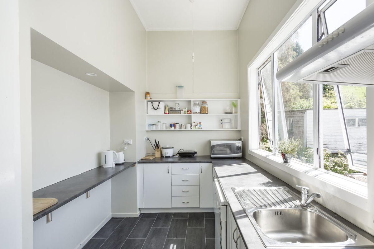 38A Gladstone Road, North East Valley, Dunedin - Carousel 2