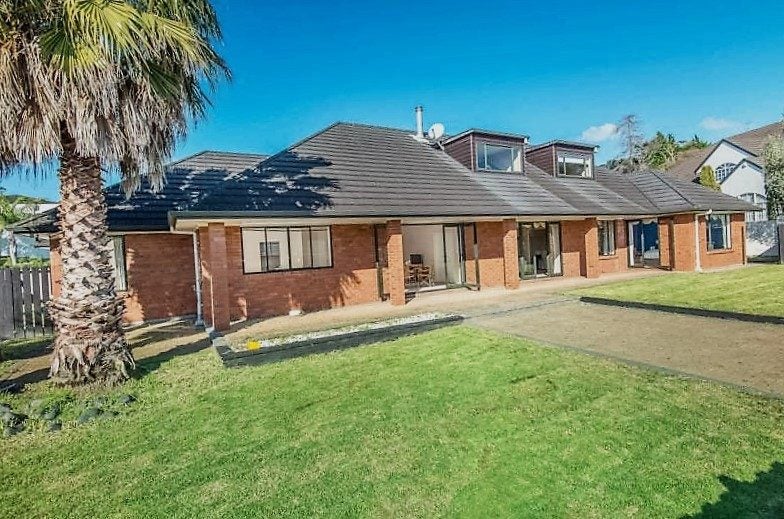 79 Manor Park, Sunnyhills, Auckland - Carousel 2
