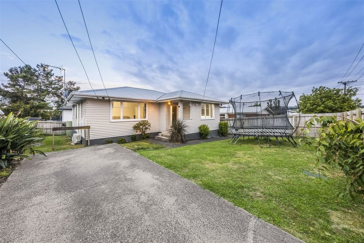 14 Greenhaven Avenue, Opaheke, Papakura - Carousel 1