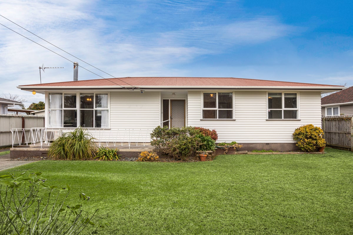 24 Muir Avenue, Mangere Bridge, Auckland - Carousel 1