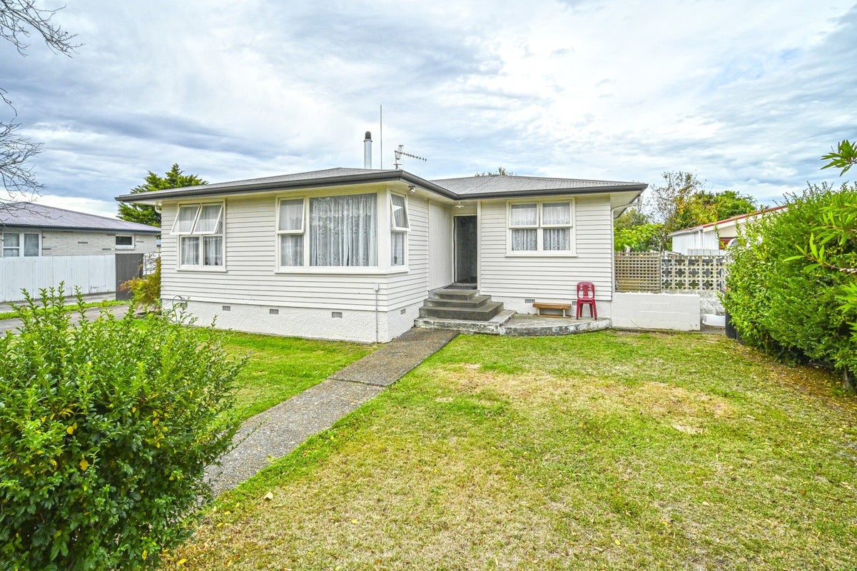 76 Dover Road, Flaxmere, Hastings - Carousel 13