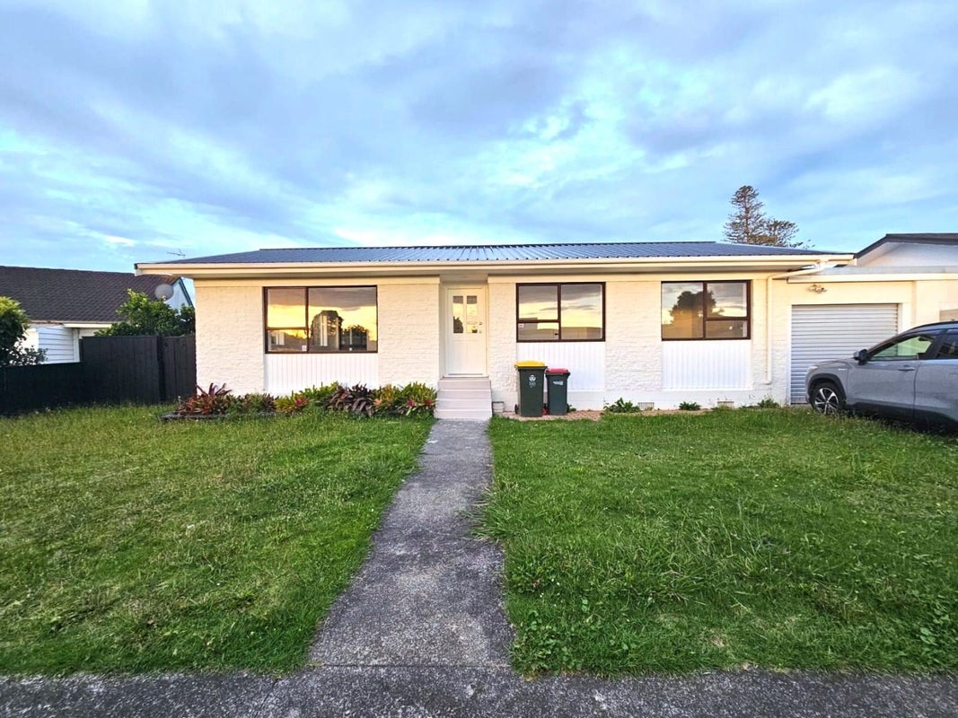 1/9 Tina Place, Sunnyhills, Auckland - Carousel 1