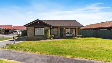 1/5 Waylen Place, Burswood, Auckland - Carousel 1