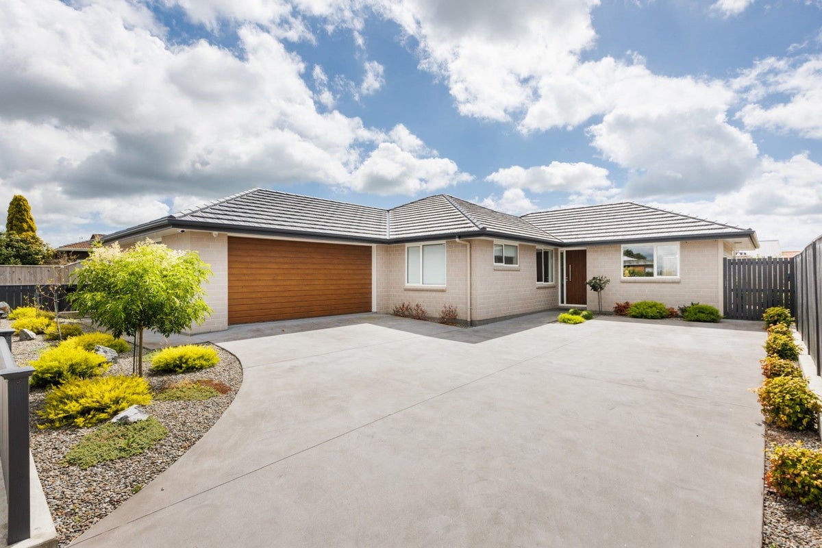 0 Roberts Line, Kelvin Grove, Palmerston North - Carousel 1
