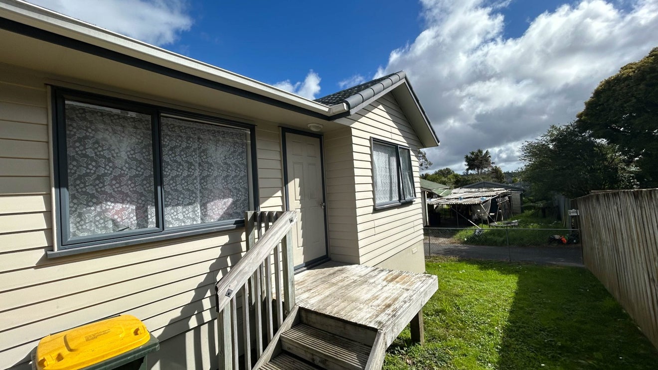16 Kelman Road, Kelston, Auckland - Carousel 2