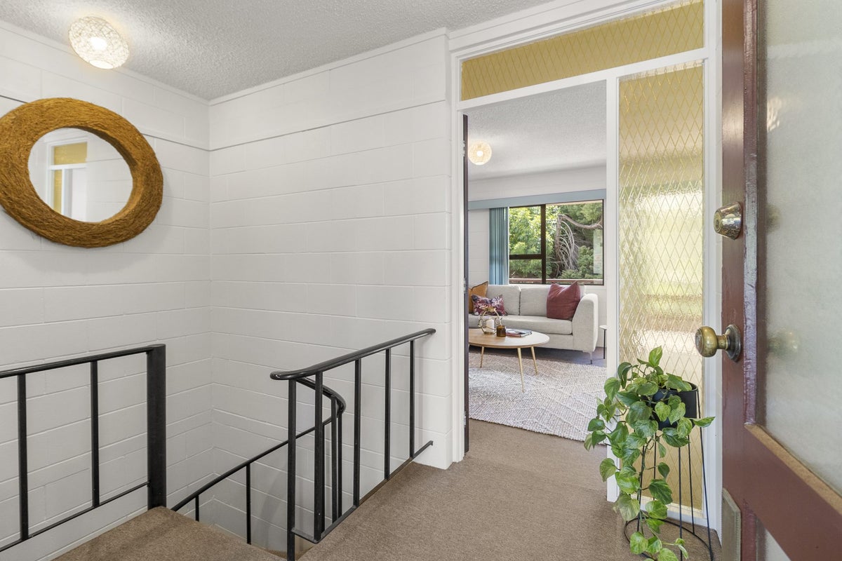 2/40 Evans Road, Glen Eden, Auckland - Carousel 1